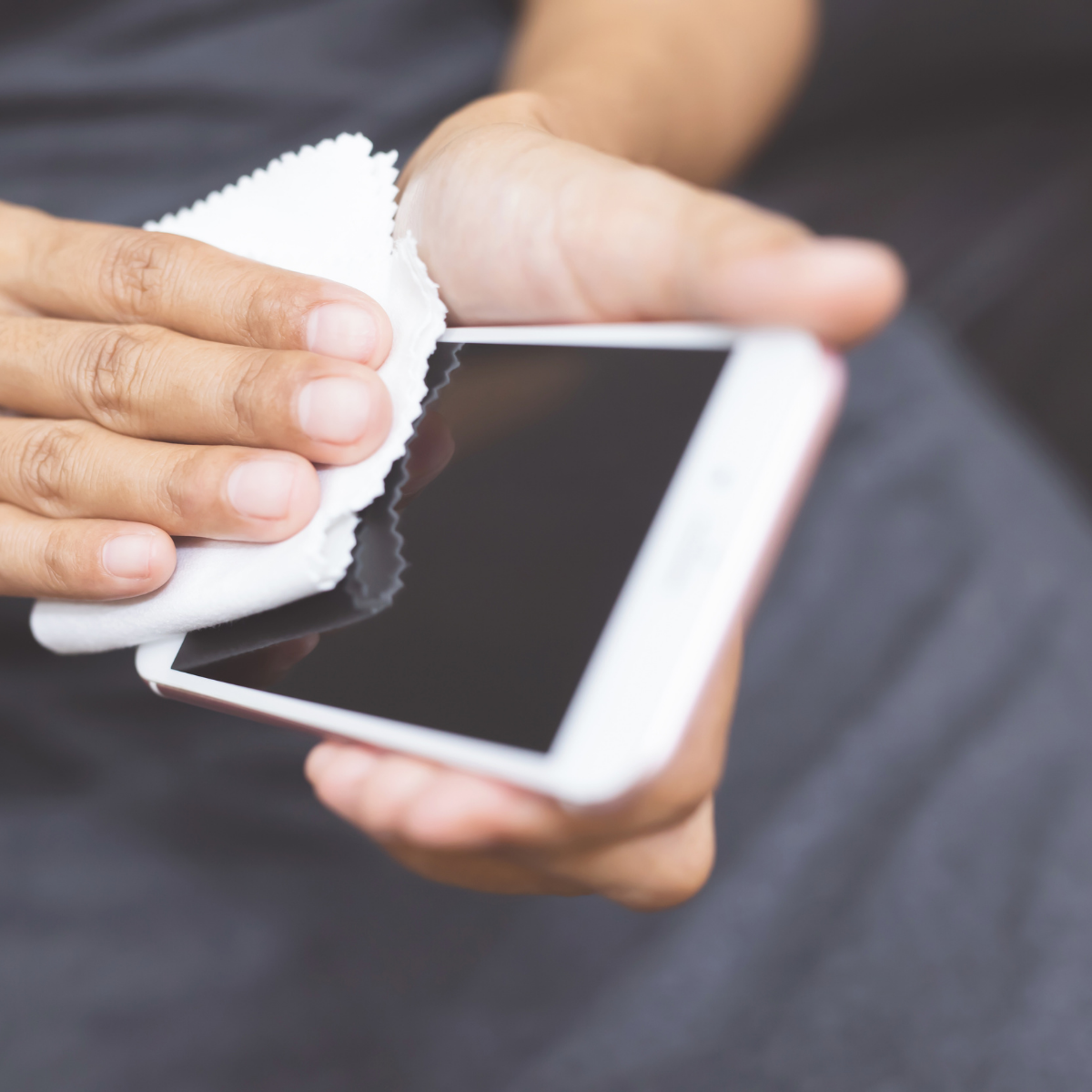 Cómo limpiar la pantalla del móvil